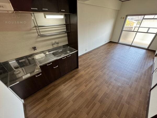 物件内観写真4　(リビングです)