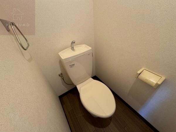 物件内観写真8　(シンプルで使いやすいトイレです)