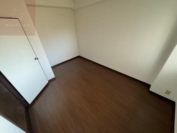 物件内観写真19　(明るい洋室です)