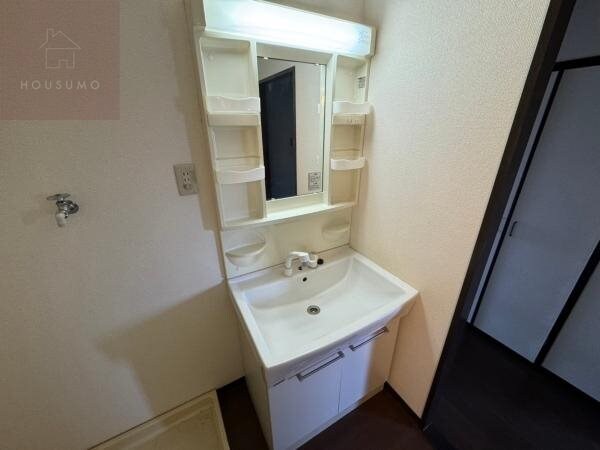 物件内観写真23　(独立洗面化粧台が付いています)