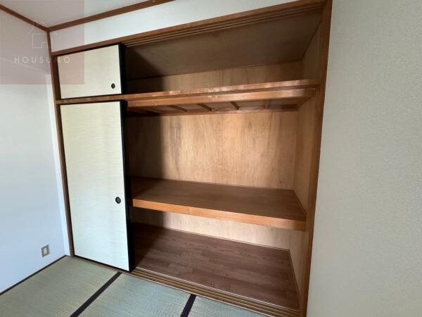 物件内観写真24　(小物を収納するのに便利です)