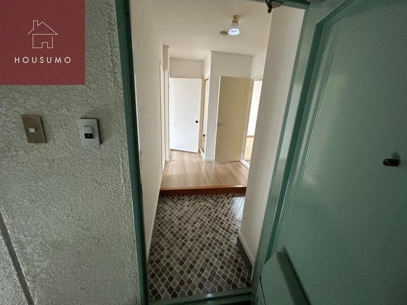 物件内観写真10　(明るい玄関です)