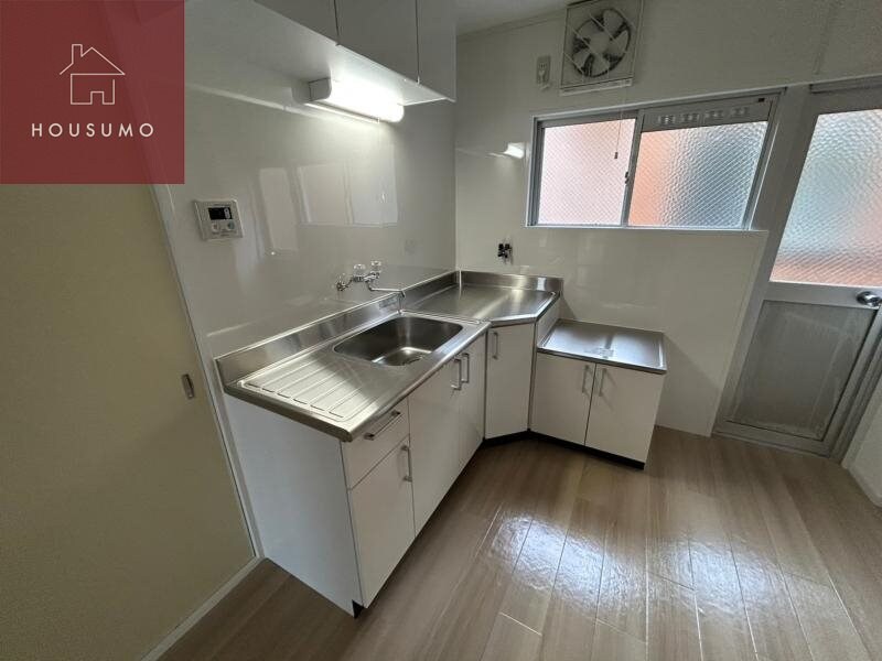 物件内観写真17　(コンパクトなキッチンで掃除もラクラク)