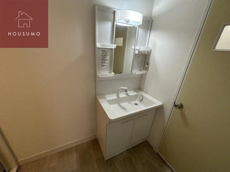 物件内観写真19　(使いやすい独立洗面台です)