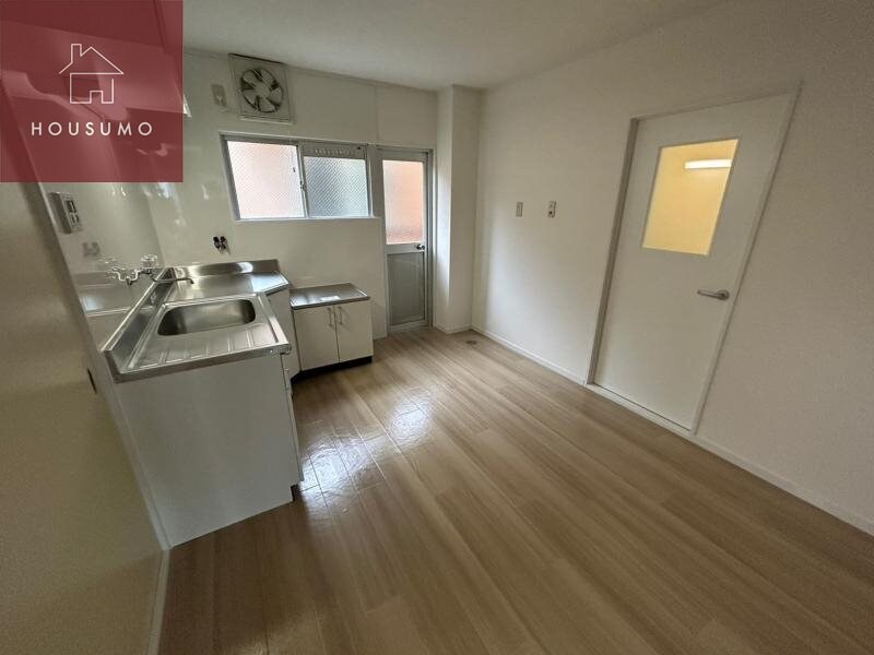 物件内観写真25　(ゆったりとした居間です)