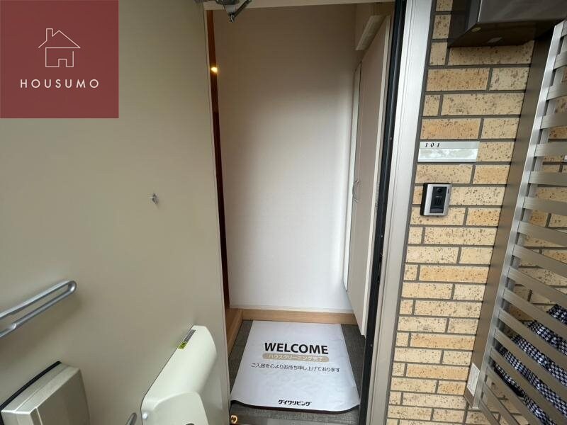 物件内観写真10　(明るい玄関です)