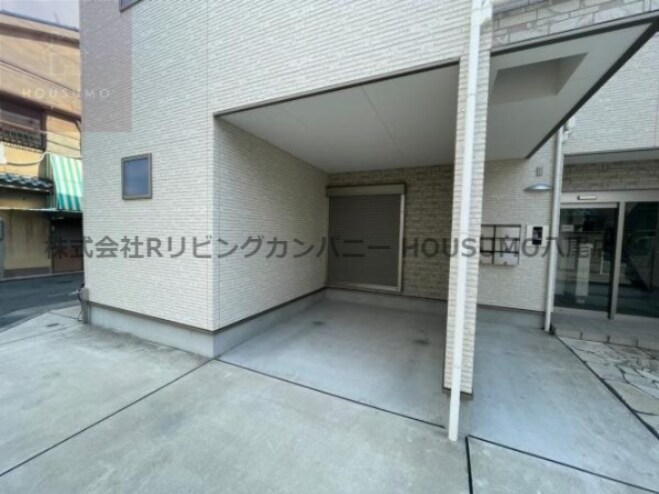 物件外観写真2　(駐車場完備です)