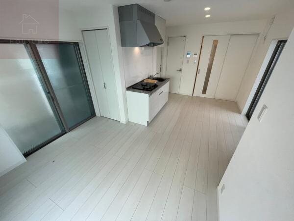 物件内観写真4　(ゆったりとしたリビングです)