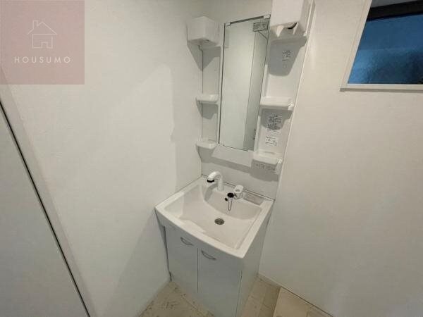 物件内観写真25　(使いやすい独立洗面台です)
