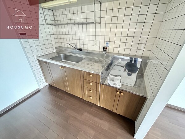 キッチン(コンパクトなキッチンで掃除もラクラク)