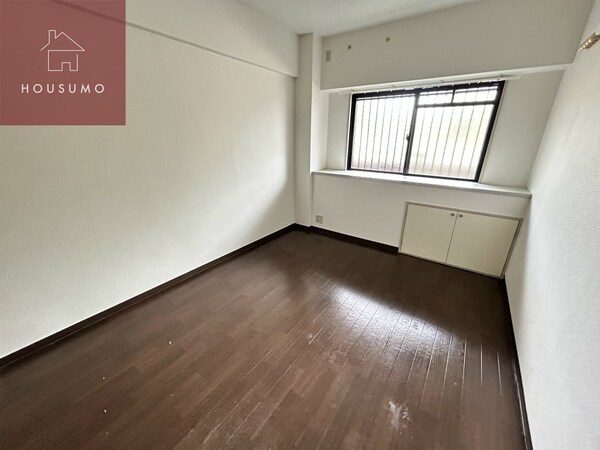 寝室(広くて明るい寝室)