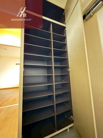 物件内観写真17　(ちょっとした収納スペースも充実しています)