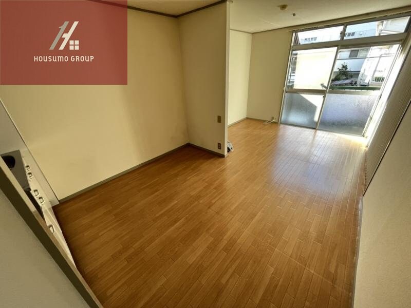 物件内観写真5　(リビングです)