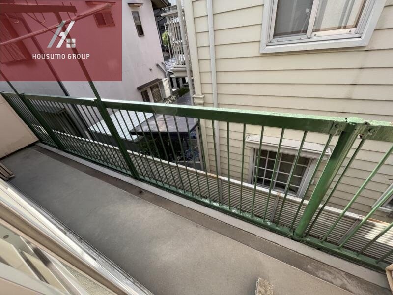 物件内観写真14　(開放的で明るい空間を演出してくれるバルコニーです)