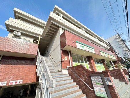 緑地八番館外観写真