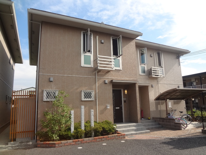 ニューエイト　F棟 1番館