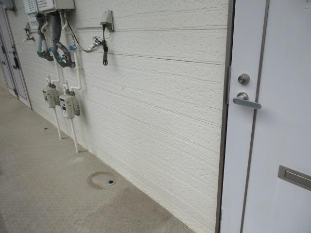 物件内観写真13　(洗濯機置場は室外です)