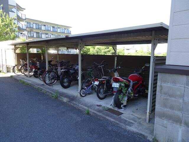 物件外観写真6　(駐輪場)