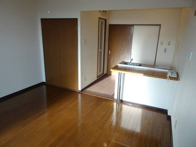 物件内観写真8　(居室)