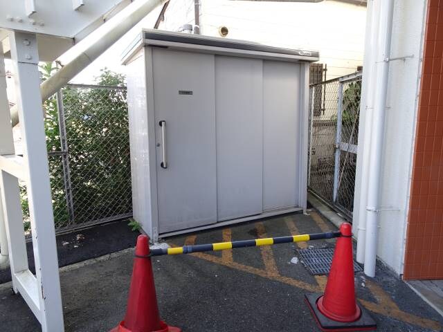 物件外観写真4　(ゴミ置場)