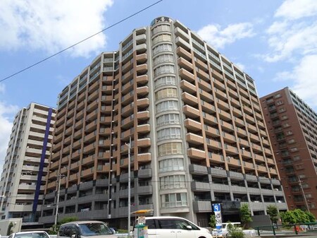 ロータリーマンション大津京レアール外観写真