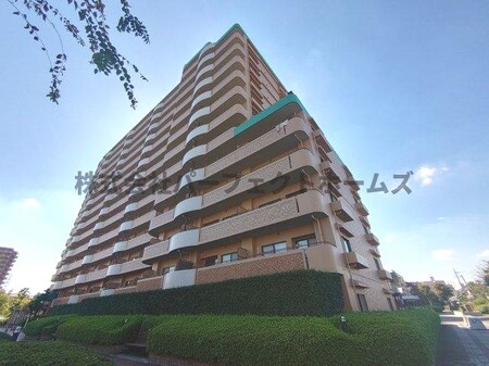 ロイヤルシャトー寝屋川オークビル外観写真