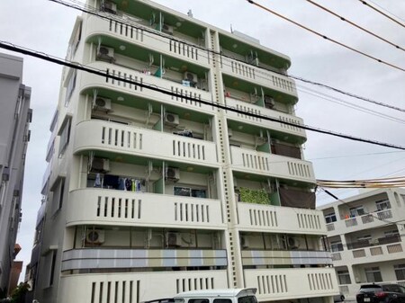 メゾンかねぐすく第１外観写真