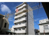 プルミエール牧港の外観写真