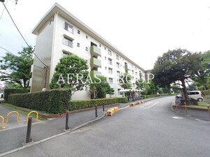 車返団地3街区4号棟外観写真