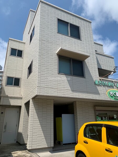 平塚市八千代町2世帯住宅外観写真
