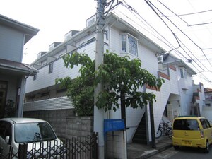 ロイヤル鴨宮外観写真