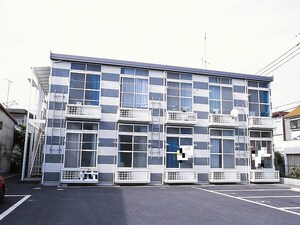 レオパレスラーク外観写真