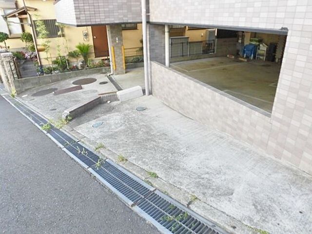 大硬ビル
