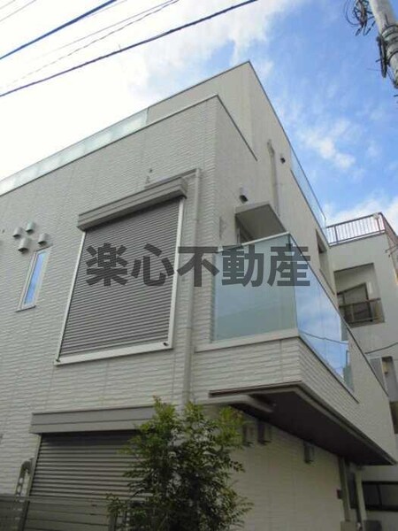 フェアハウス外観写真