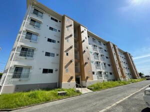 青山台住宅20号棟外観写真