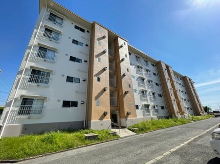 青山台住宅20号棟外観写真