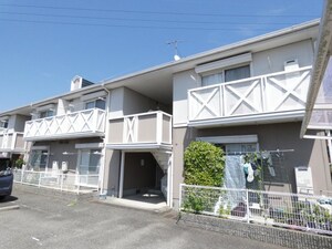 メゾンウエスト外観写真