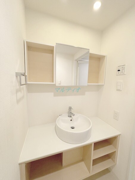 物件内観写真6　(洗面台)