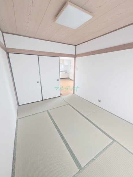 物件内観写真4　(居室)