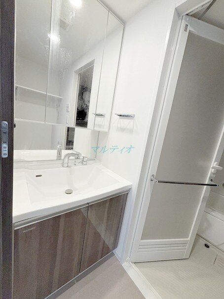 物件内観写真6　(洗面台)