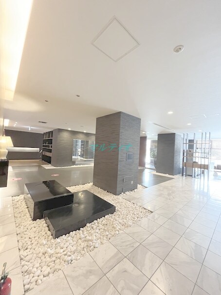 物件外観写真2　(ロビー)