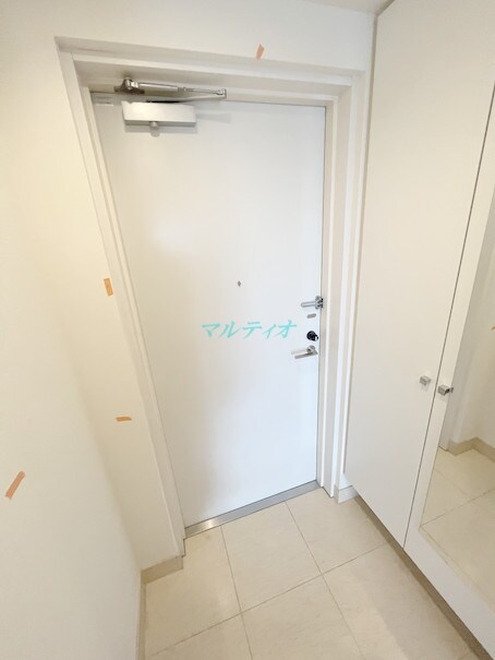 物件内観写真8　(玄関)