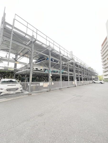 物件外観写真3　(駐車場)