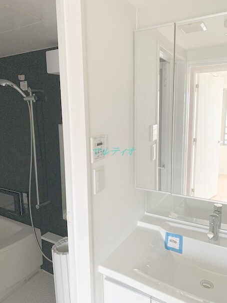 物件内観写真6　(洗面台)