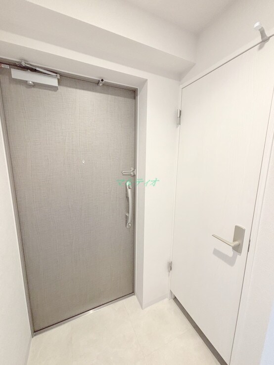 物件内観写真9　(玄関)