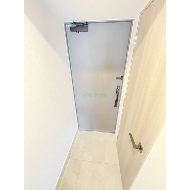 物件内観写真11　(玄関)