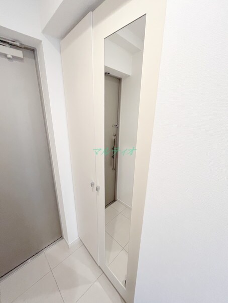 物件内観写真10　(玄関)