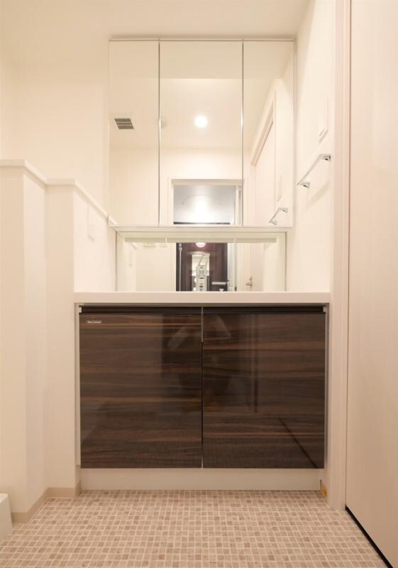 物件内観写真8　(洗面台)