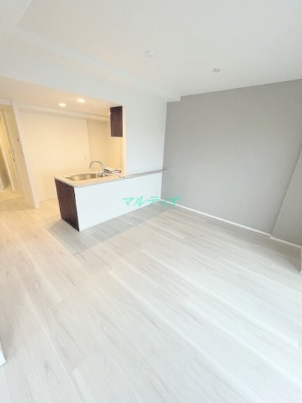 物件内観写真4　(洋室)