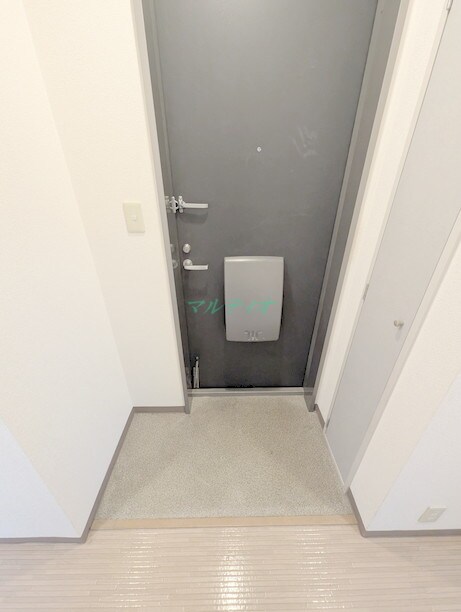 物件内観写真10　(玄関)